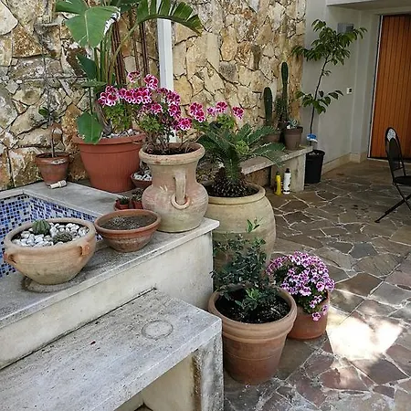 Il Giardino Dei Limoni Bed & Breakfast 4*